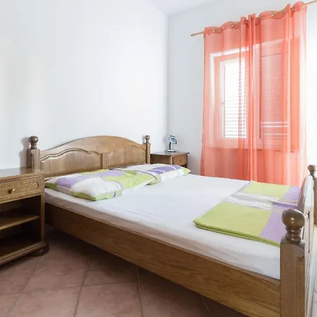Appartamento In Privlaka Mit Terrasse